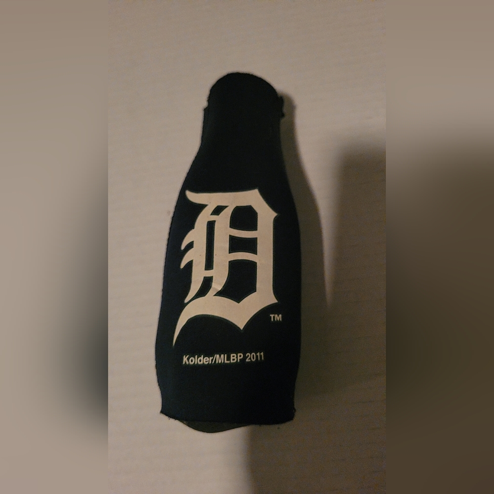 Detroit tigers 🐯 bottle koozy